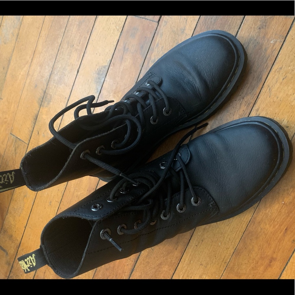 Dr martens black boots